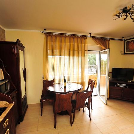 Villa Dolphin Apartments Petrovac Chambre photo