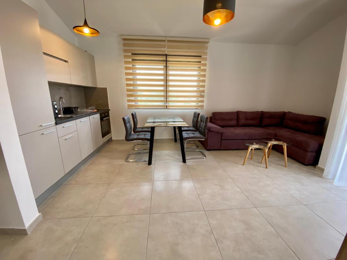 Villa Dolphin Apartments Petrovac Extérieur photo