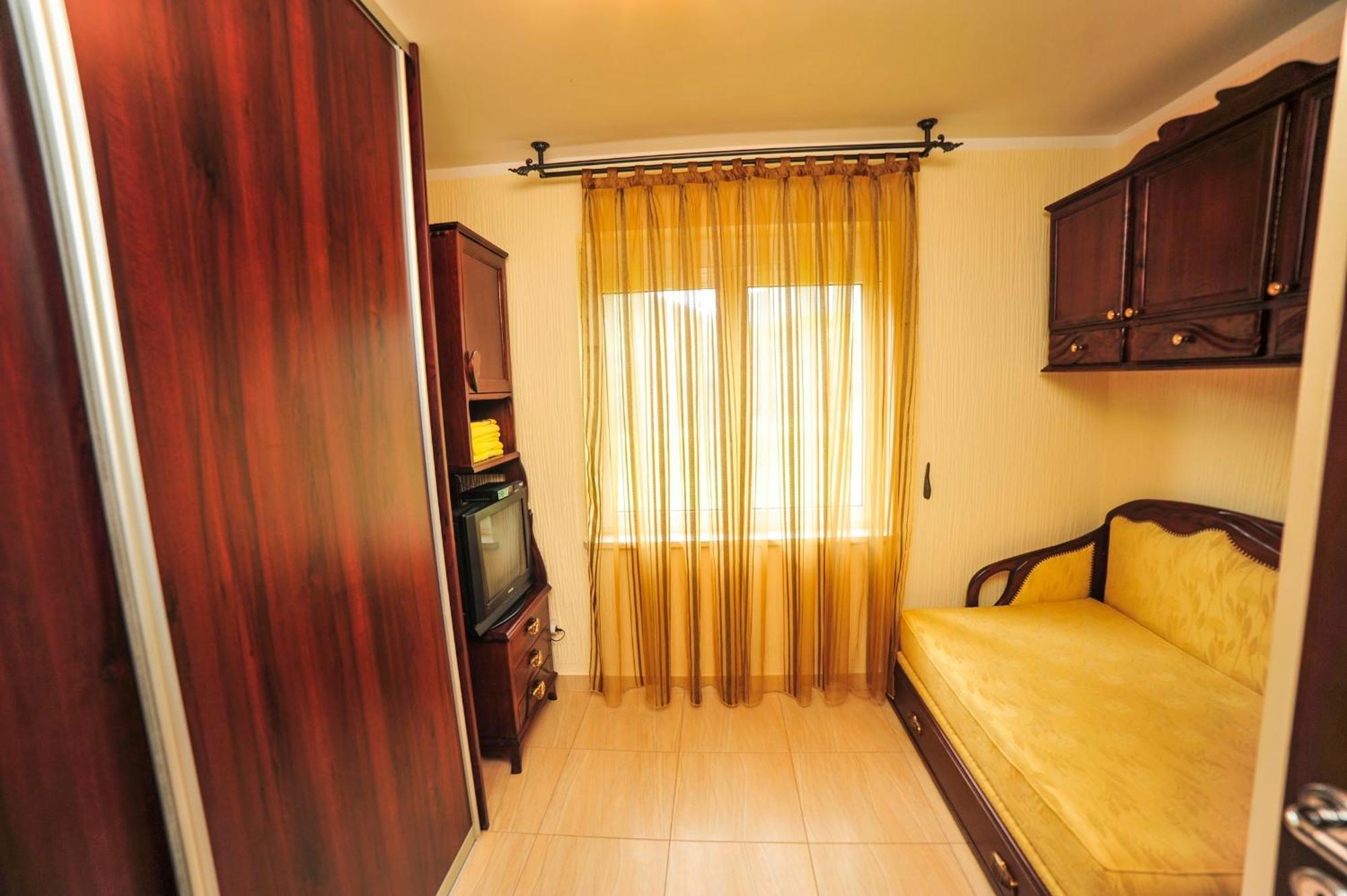 Villa Dolphin Apartments Petrovac Chambre photo