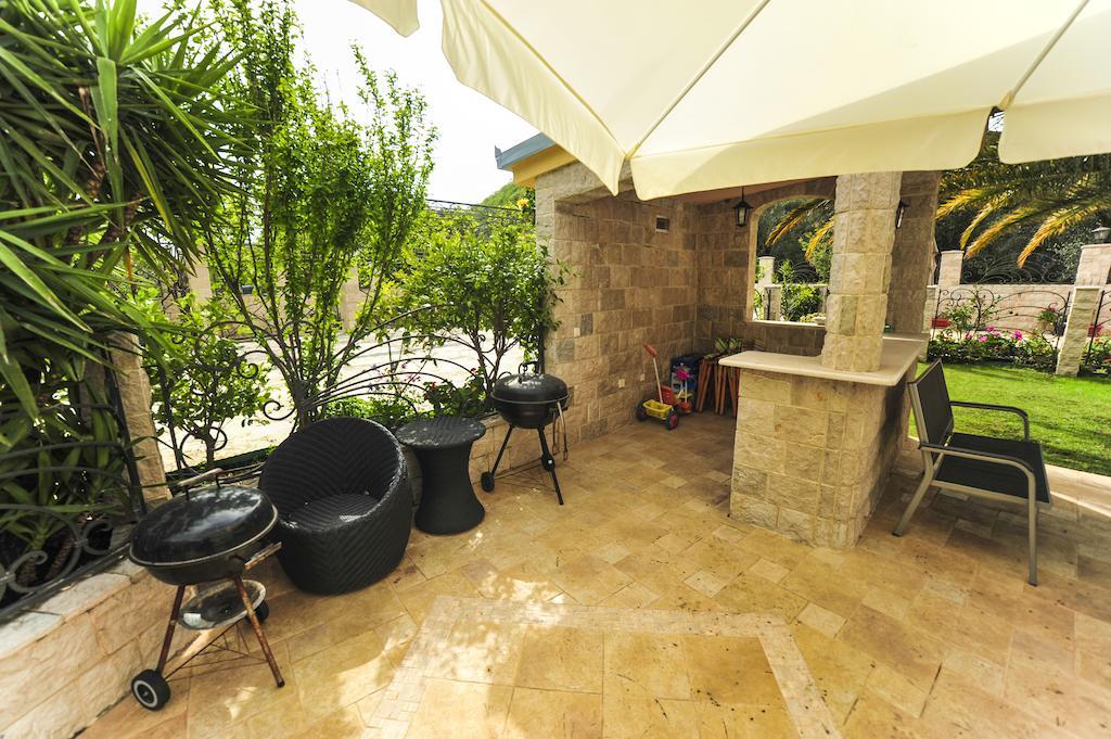 Villa Dolphin Apartments Petrovac Extérieur photo