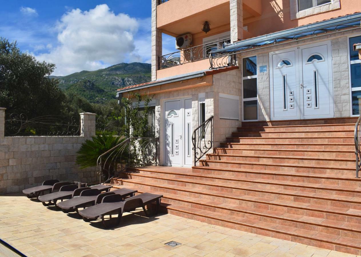 Villa Dolphin Apartments Petrovac Extérieur photo