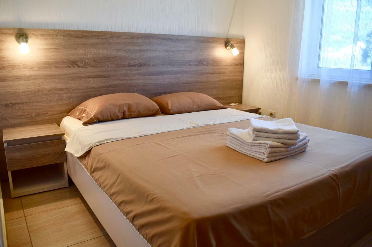 Villa Dolphin Apartments Petrovac Extérieur photo