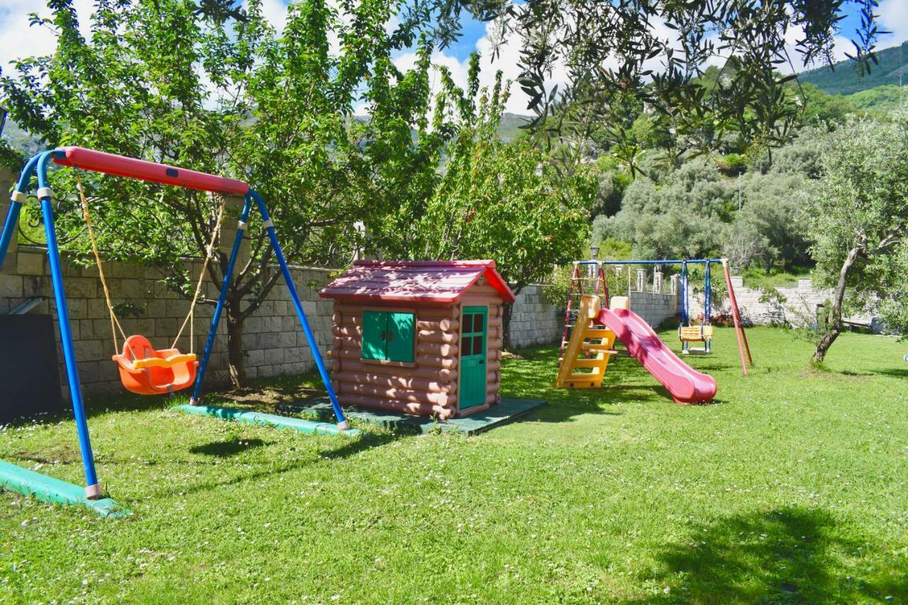 Villa Dolphin Apartments Petrovac Extérieur photo