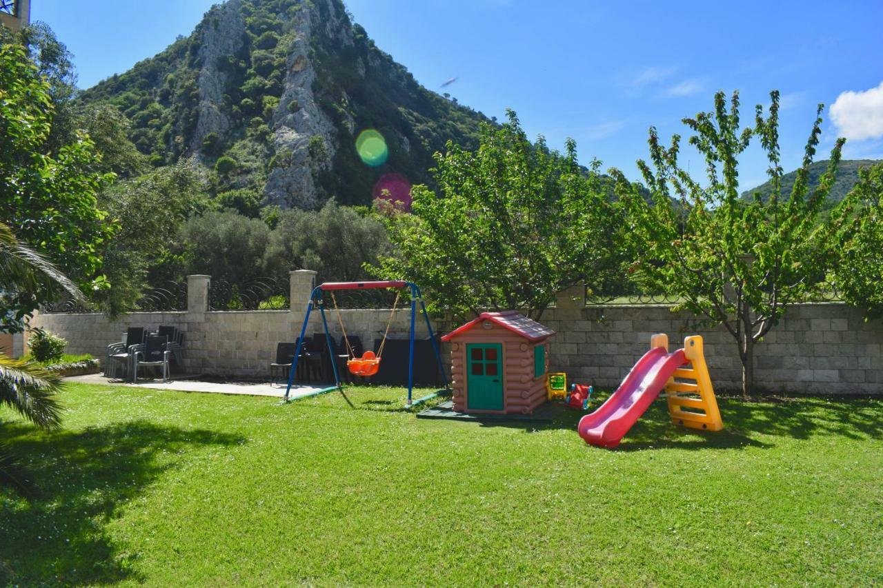 Villa Dolphin Apartments Petrovac Extérieur photo