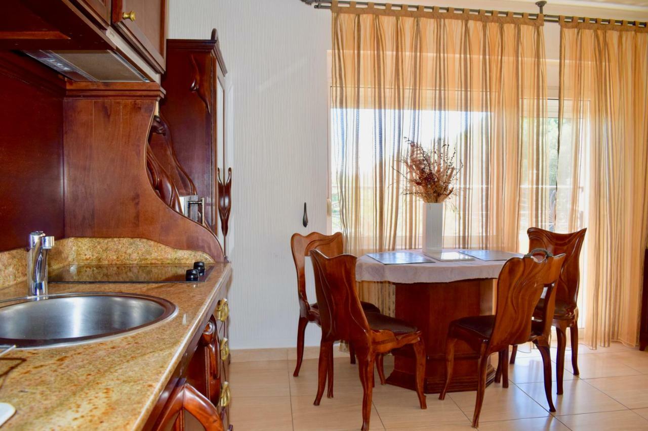 Villa Dolphin Apartments Petrovac Extérieur photo