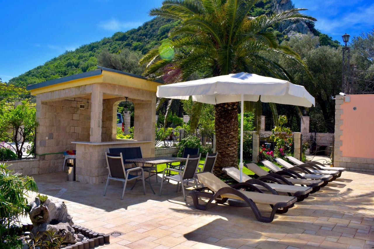 Villa Dolphin Apartments Petrovac Extérieur photo